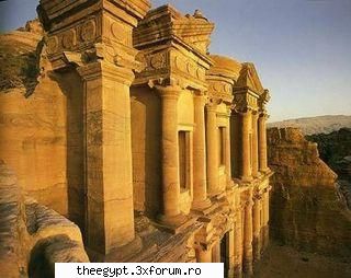 Cele 7 minuni ale lumii - Obiectivul arheologic de la Petra Orasul rosiatic - Cafeneaua lui Yonutz