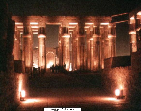 Luxor - Templul din Luxor Templul din Luxor este situat - Arhitectura si arta